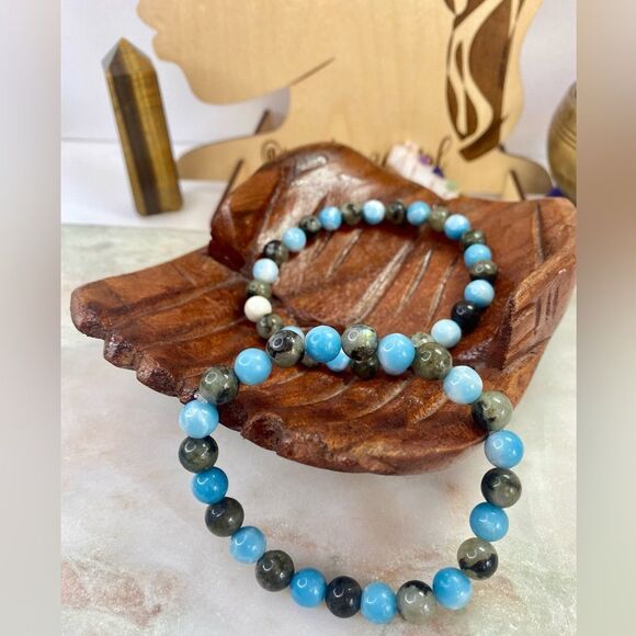 Handmade Larimar & Labradorite Gemstone Bead Bracelet - Picture 1 of 8